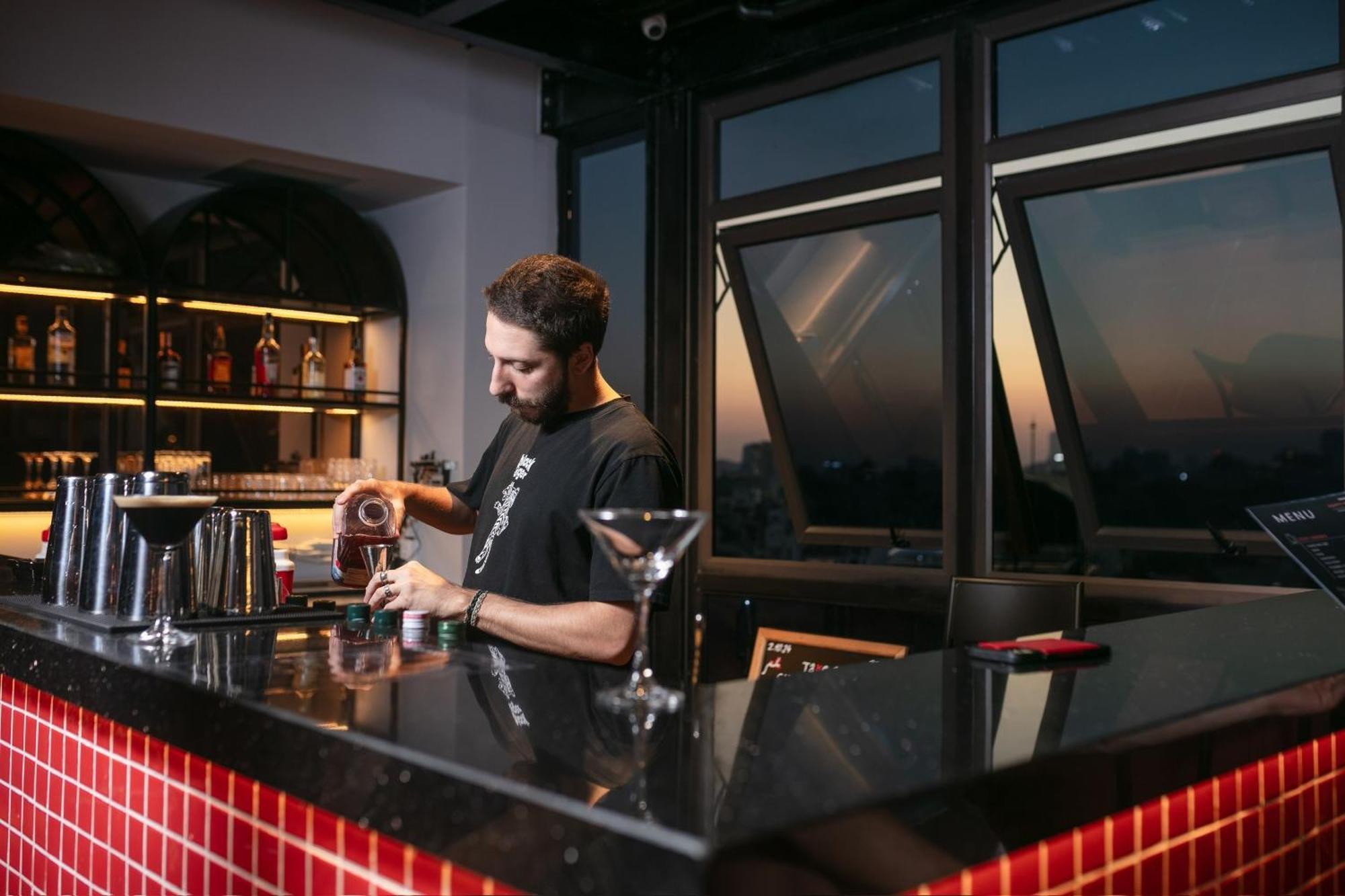 Lakeview Backpackers Hostel & Rooftop Bar Ханой Екстер'єр фото