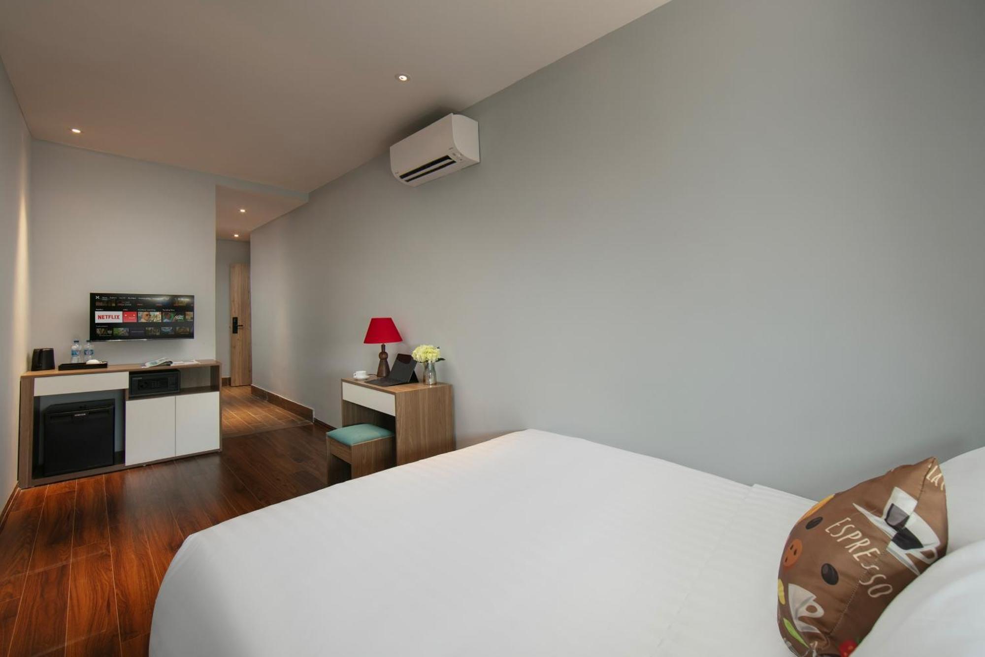 Lakeview Backpackers Hostel & Rooftop Bar Ханой Екстер'єр фото
