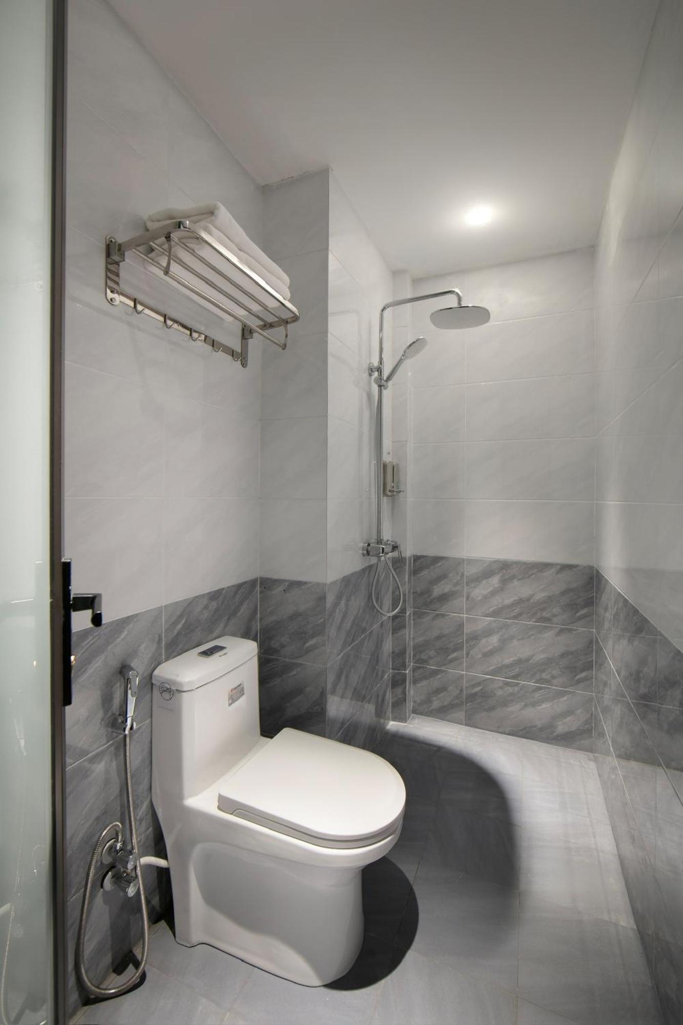 Lakeview Backpackers Hostel & Rooftop Bar Ханой Екстер'єр фото