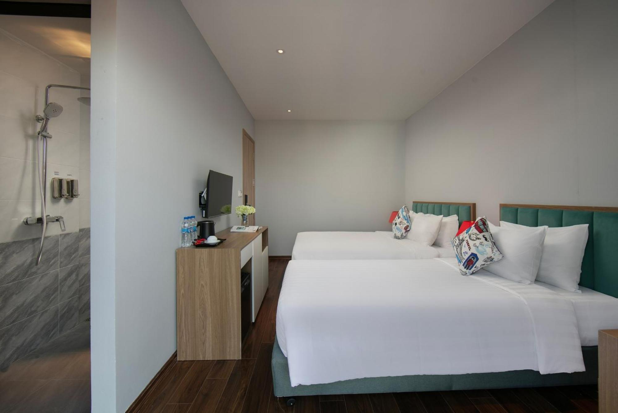 Lakeview Backpackers Hostel & Rooftop Bar Ханой Екстер'єр фото