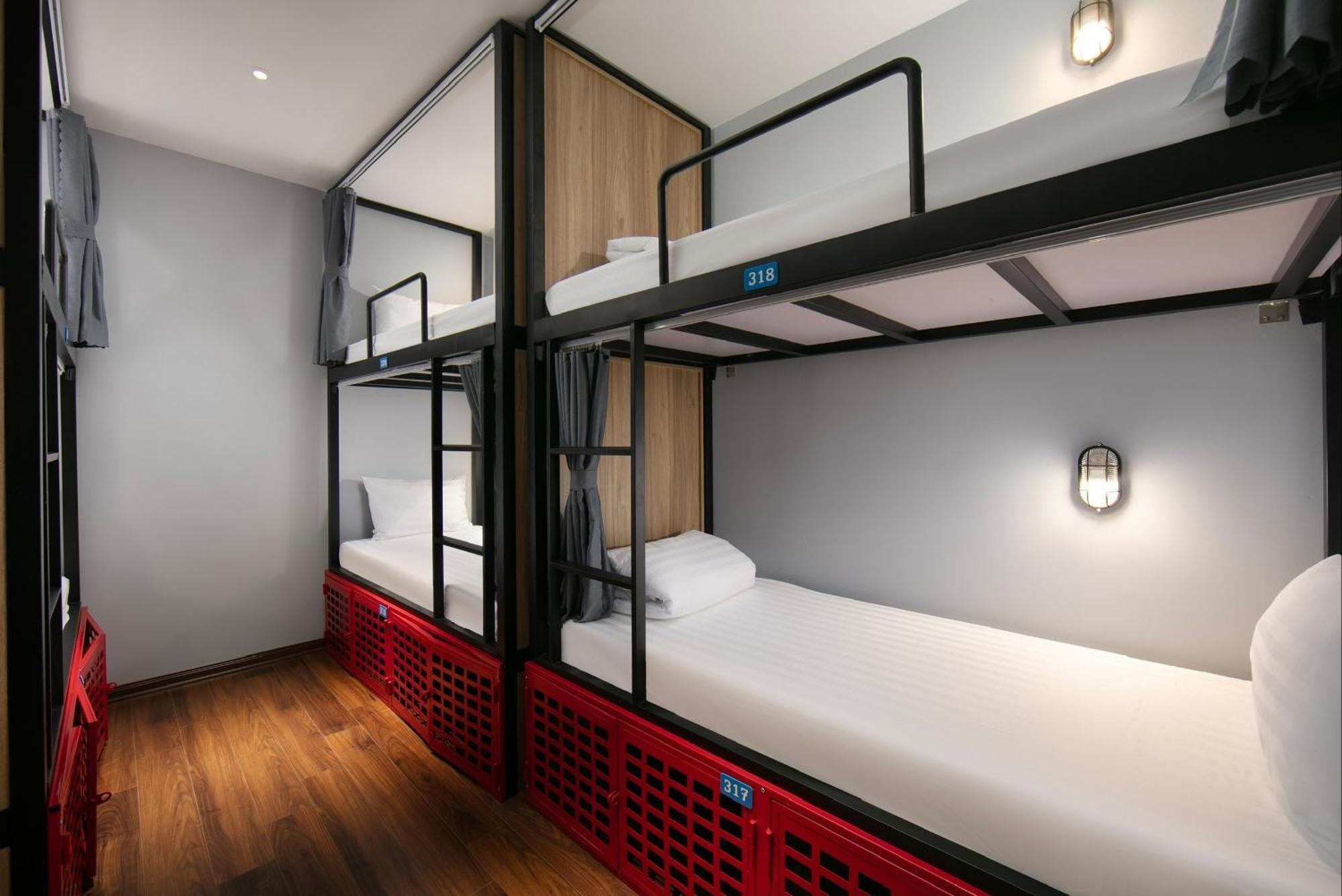 Lakeview Backpackers Hostel & Rooftop Bar Ханой Екстер'єр фото